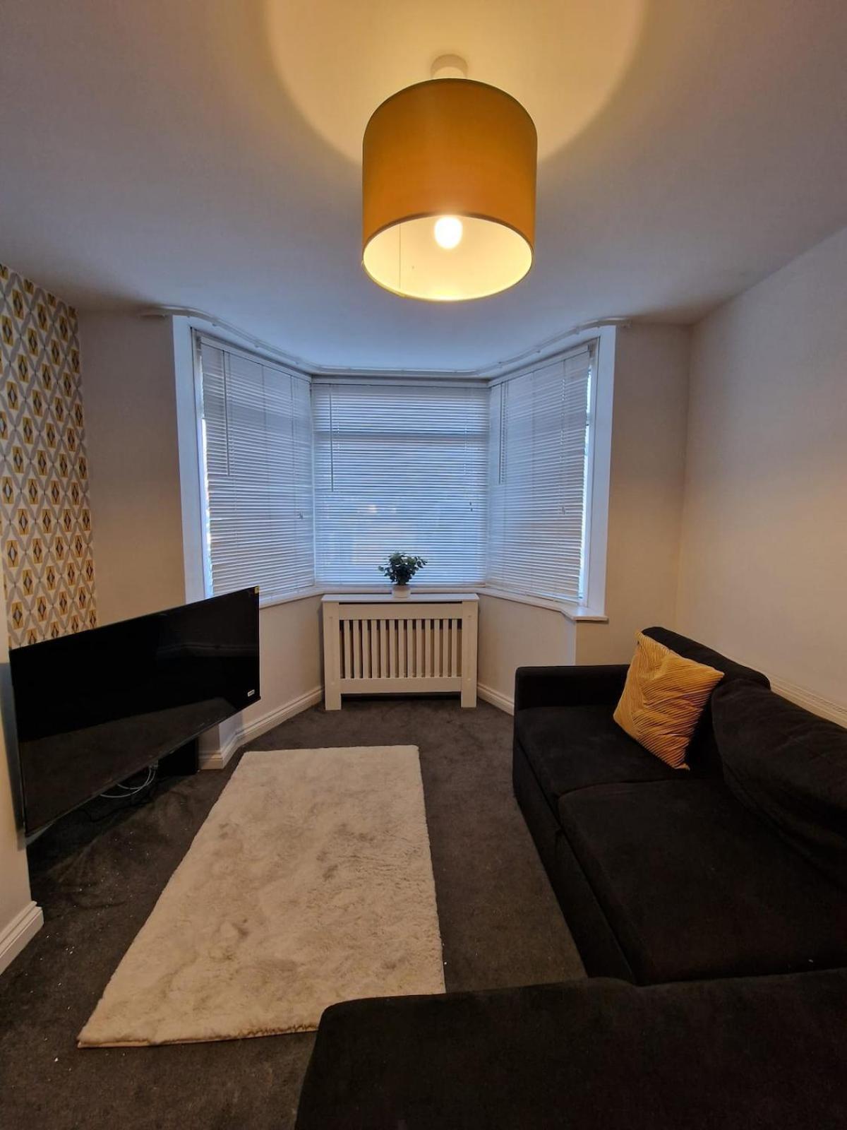 Holiday home Cosy 3 Bed House Excellent Location Nec Bhx Hs2 *