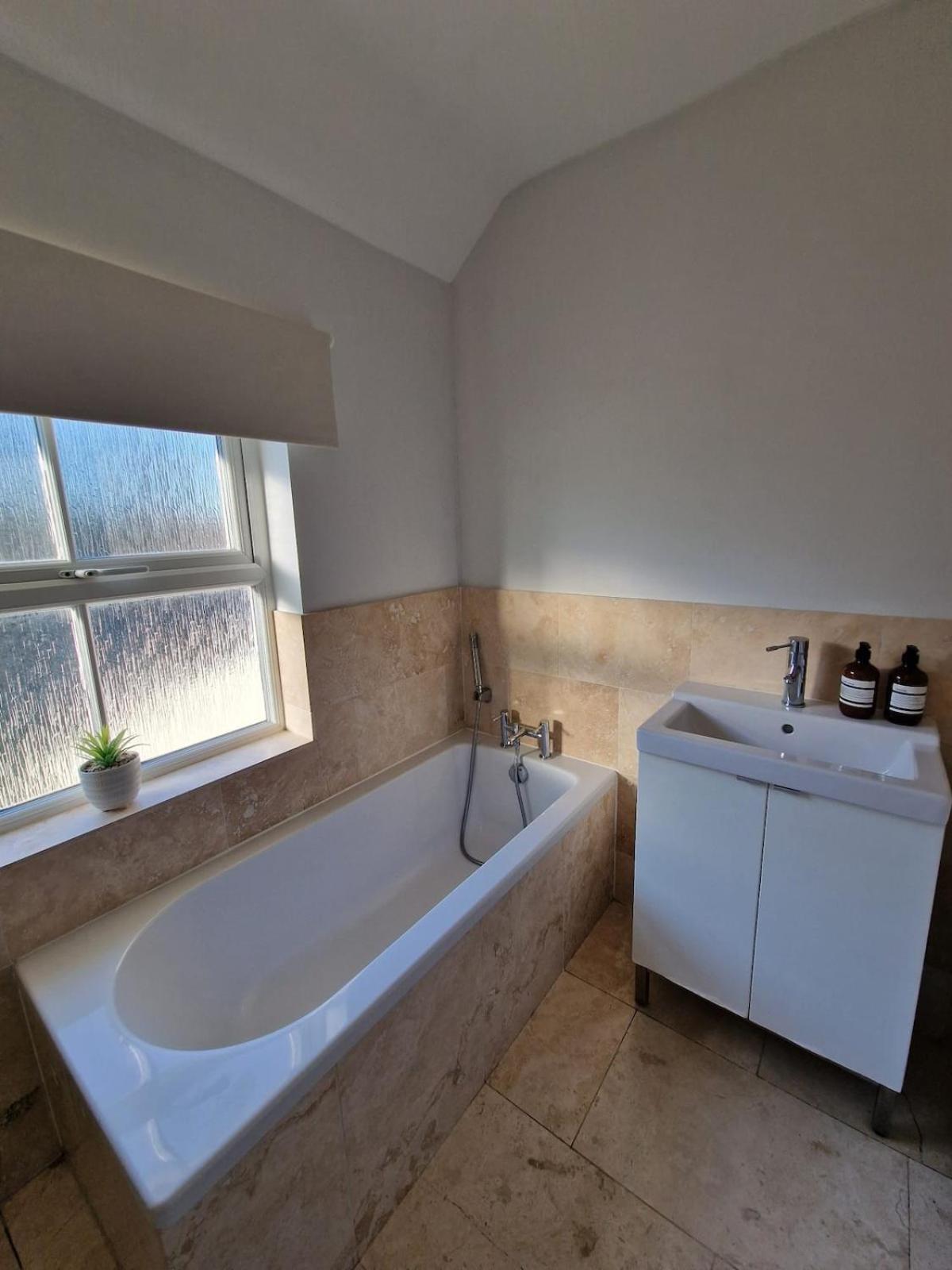 Cosy 3 Bed House Excellent Location Nec Bhx Hs2 * Birmingham